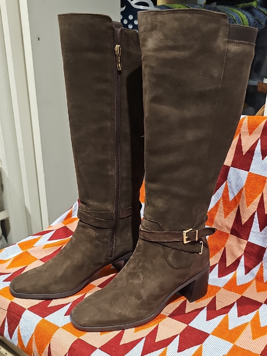 Sonoma Shoes - Easy Spirit Dark Brown Suede Knee High Boots with Buckle. Ladies Size 9